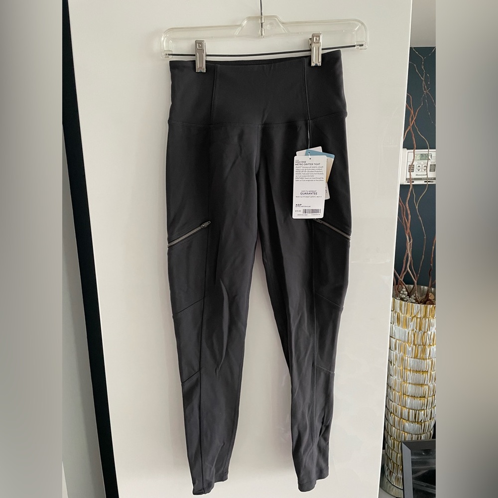 NWT Athleta High Rise Metro Drifter Tight Leggings Size XSP Petite Gray